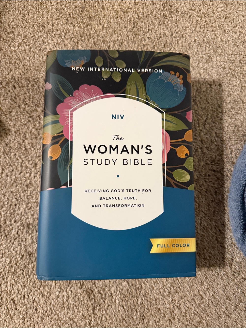 NIV The Woman's Study Bible - Floral Blue Cover